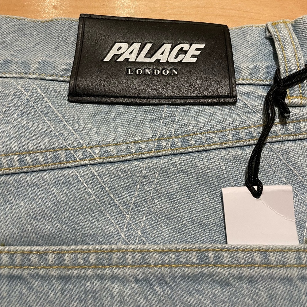 PALACE DIAMOND STITCH JEANS SIZE 34 BRAND NEW NEVER WORN